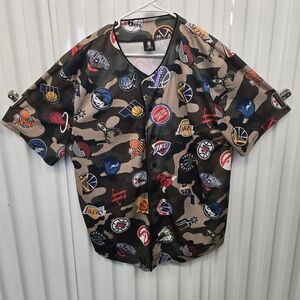 NBA Camouflage Team Logo Button Down Shirt Men's 2XL Green Camo Short Sleeve